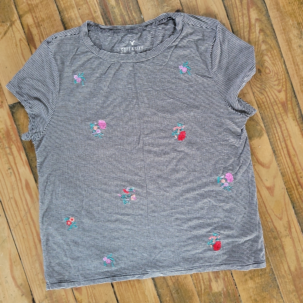 EUC American Eagle Outfitters t-shirt